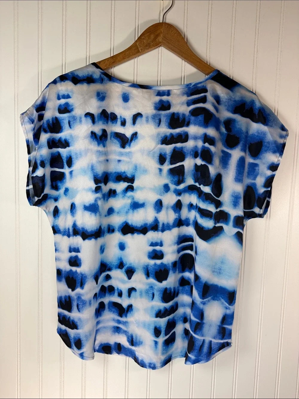 Boston Proper Blue and White Tie-Dye Womens Short Sleeve Top Size Medium - Picture 2 of 7